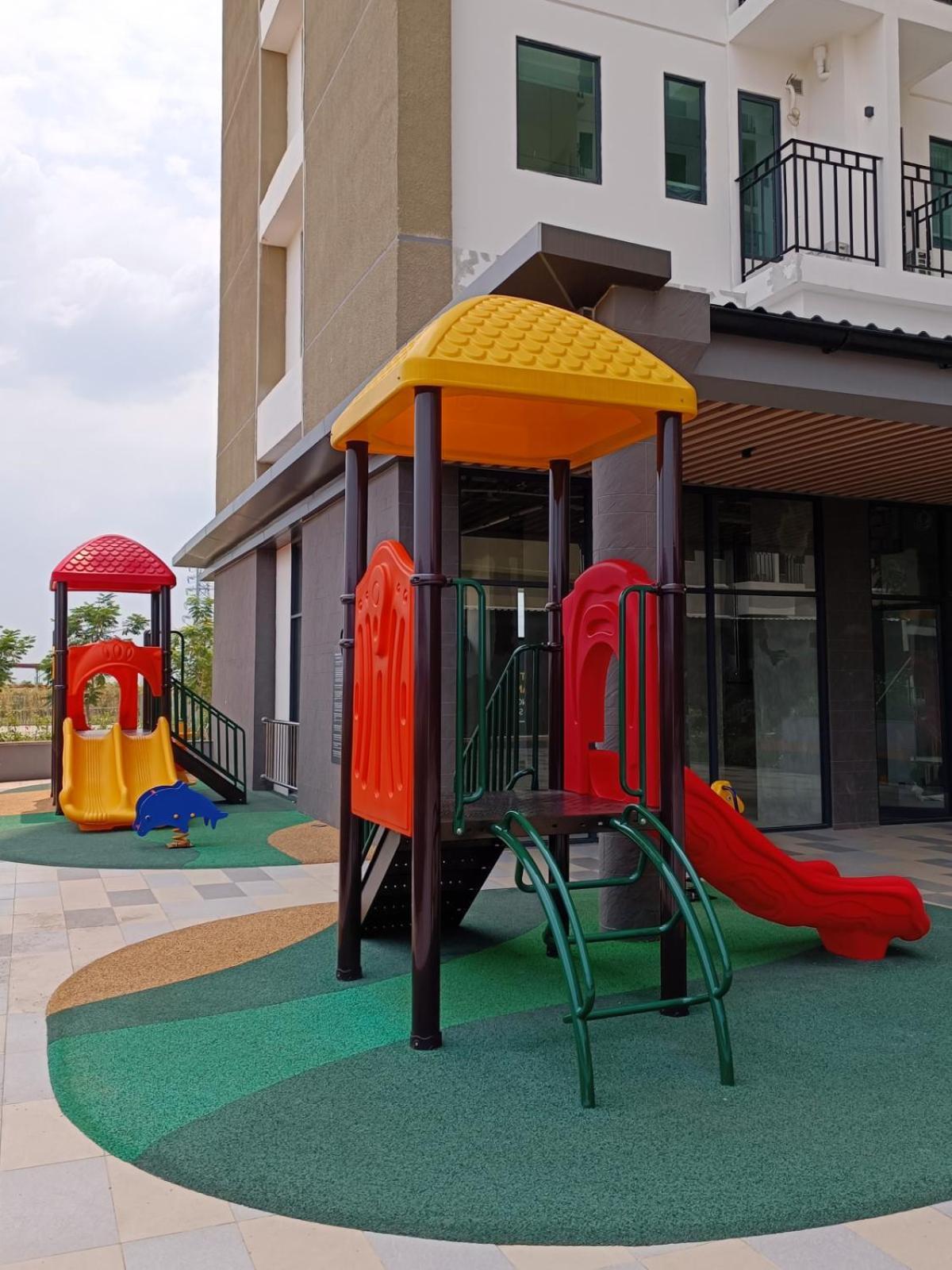 Hotel Osaka Pik2 Tangerang Exterior photo